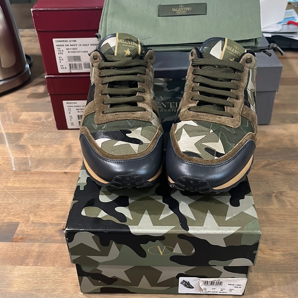Beautiful Valentino rock runners in camp pattern, almost new for a steal